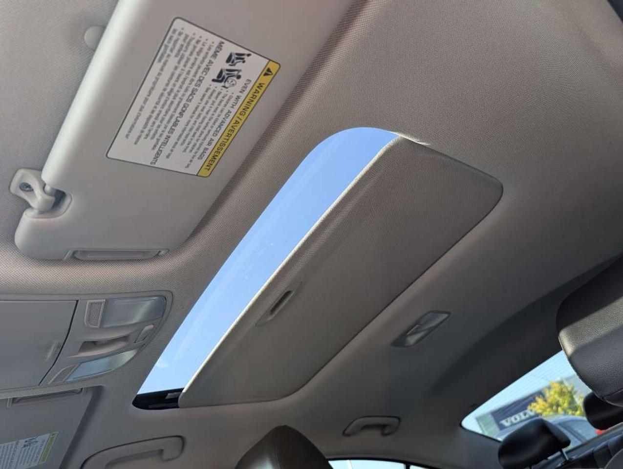 2020 Hyundai Elantra Luxury   LEATHER   SUNROOF   CAMERA   HTD SEATS Photo