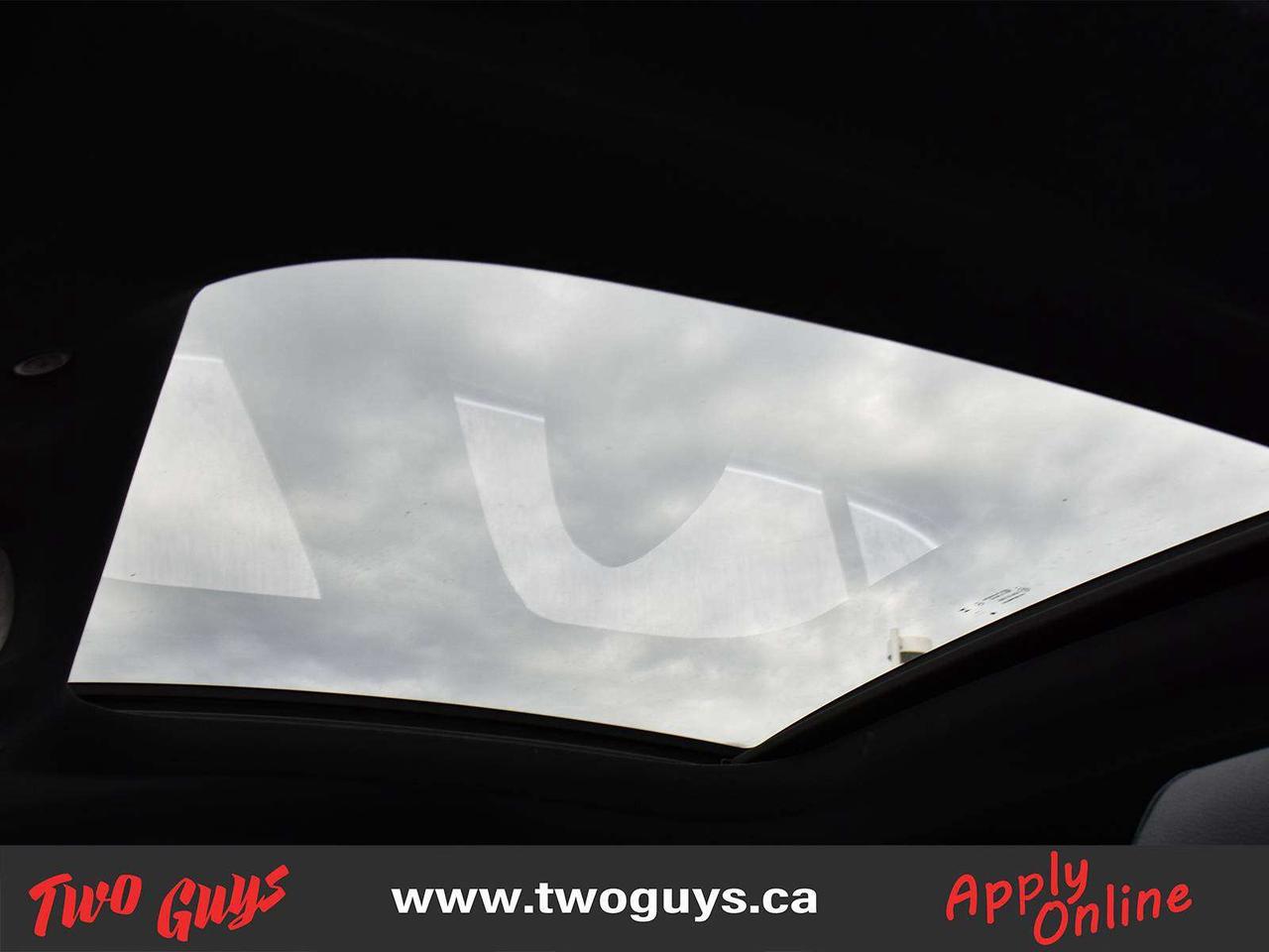 2025 Mercedes-Benz CLA CLA 250 AWD Leather Sunroof Nav Back Up Camera Photo