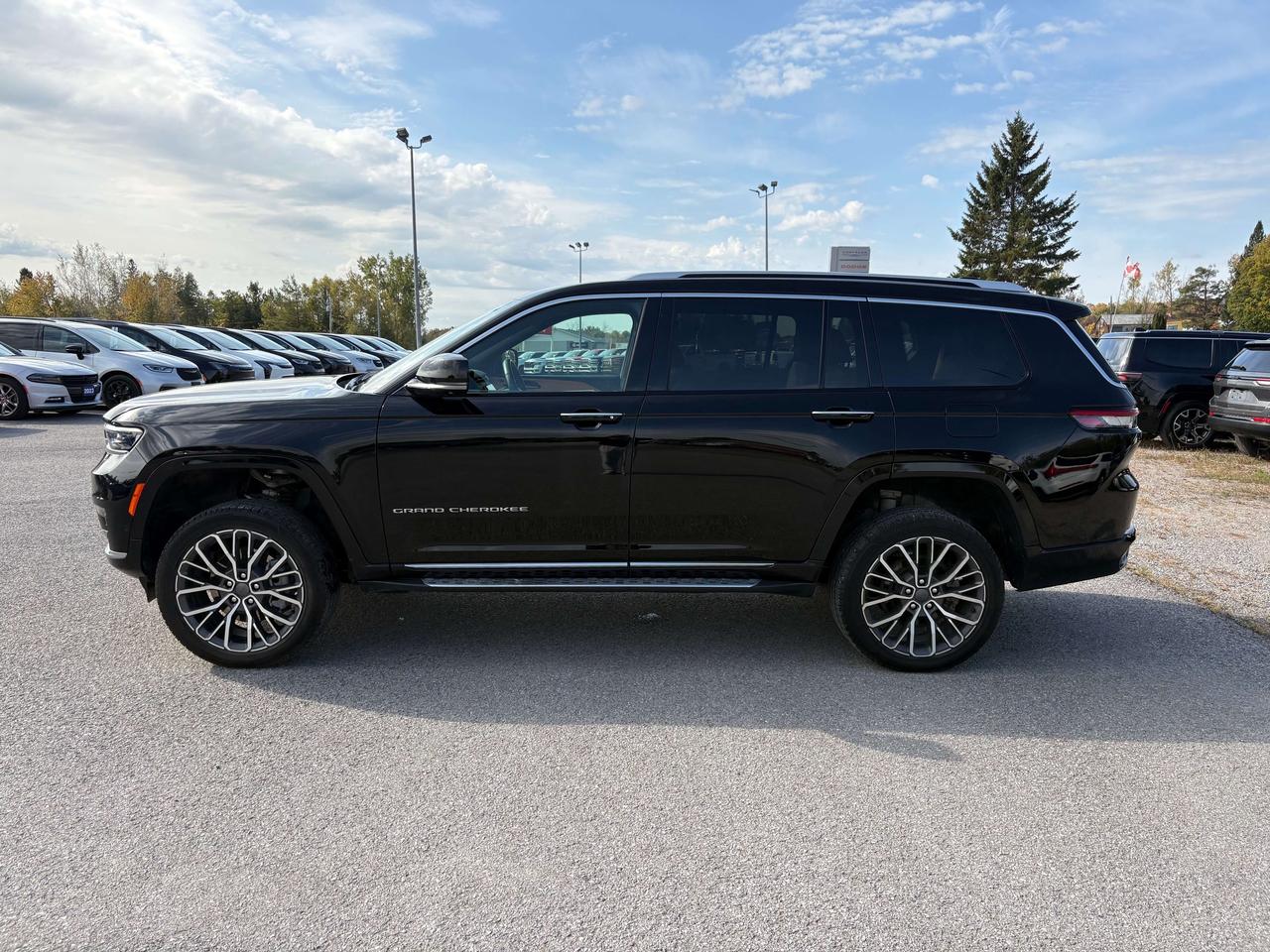 2022 Jeep Grand Cherokee Summit Reserve - htd/vntd seat - htd wheel Photo