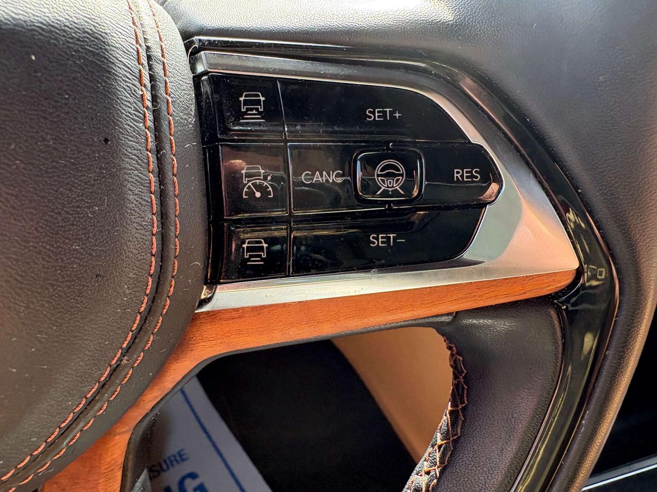 2022 Jeep Grand Cherokee Summit Reserve - htd/vntd seat - htd wheel Photo