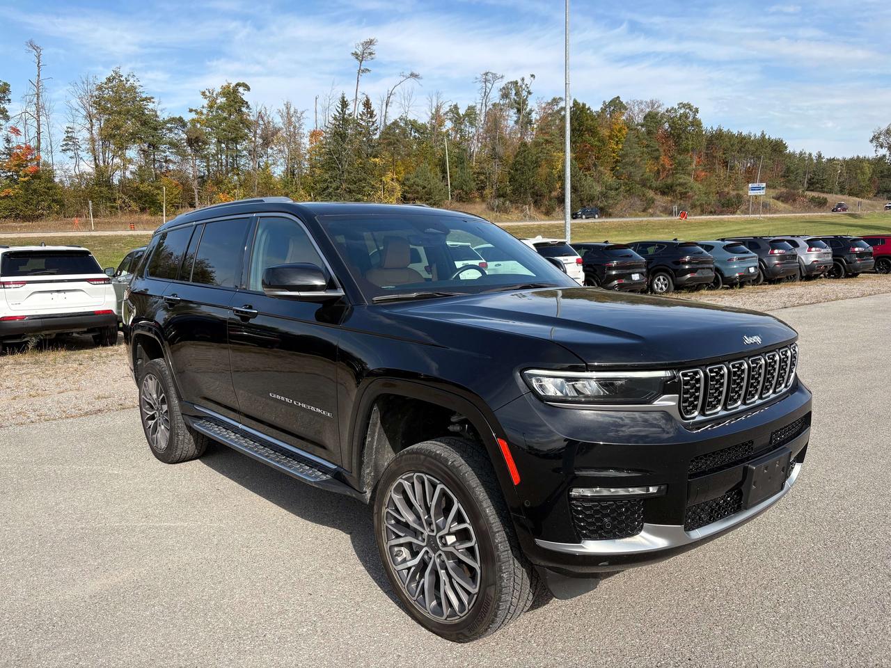 2022 Jeep Grand Cherokee Summit Reserve - htd/vntd seat - htd wheel Photo