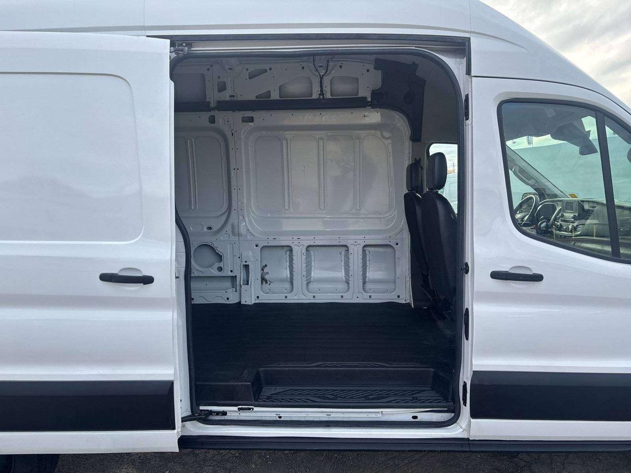 2024 Ford Transit Cargo Van 148" HIGH ROOF RWD Photo