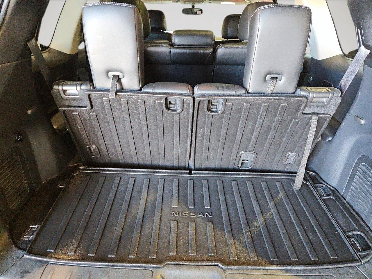 2017 Nissan Pathfinder SL Photo