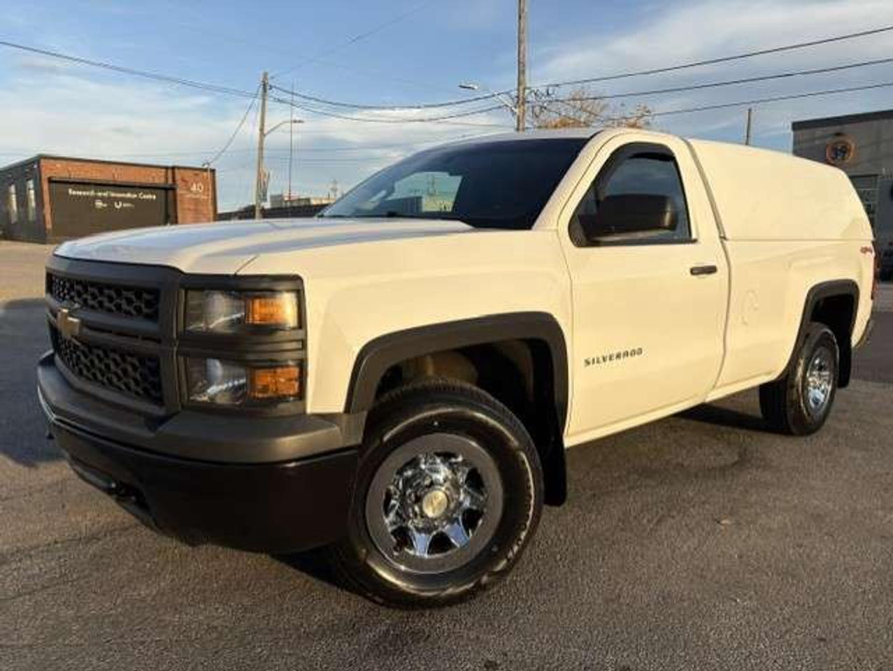 2015 Chevrolet Silverado 1500 4X4 V8 REGULAR CAB LONG BOX-MATCHING CAP-NEW TIRES Photo0