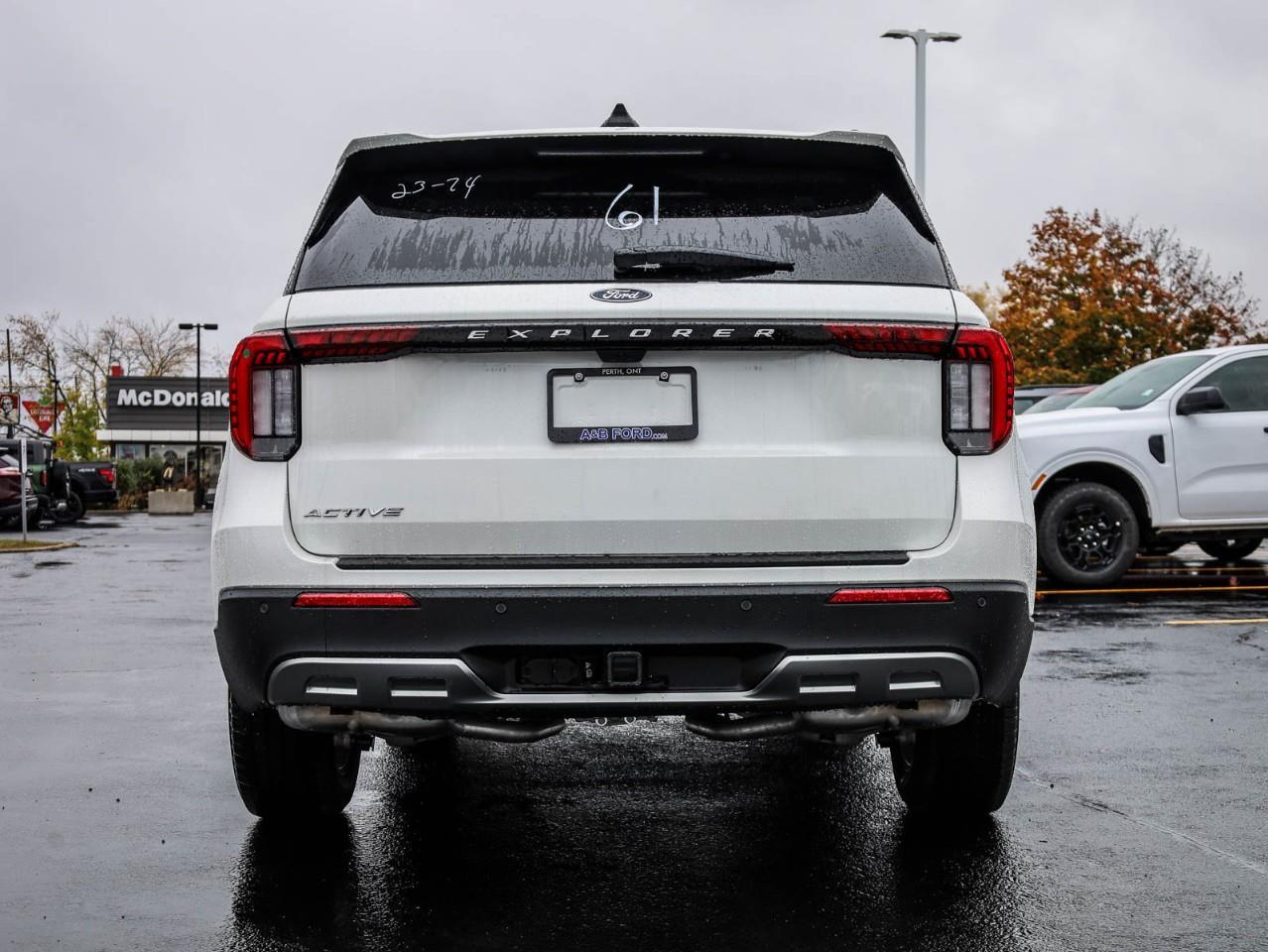 2027 Ford Explorer Active 4dr 4x4 Photo