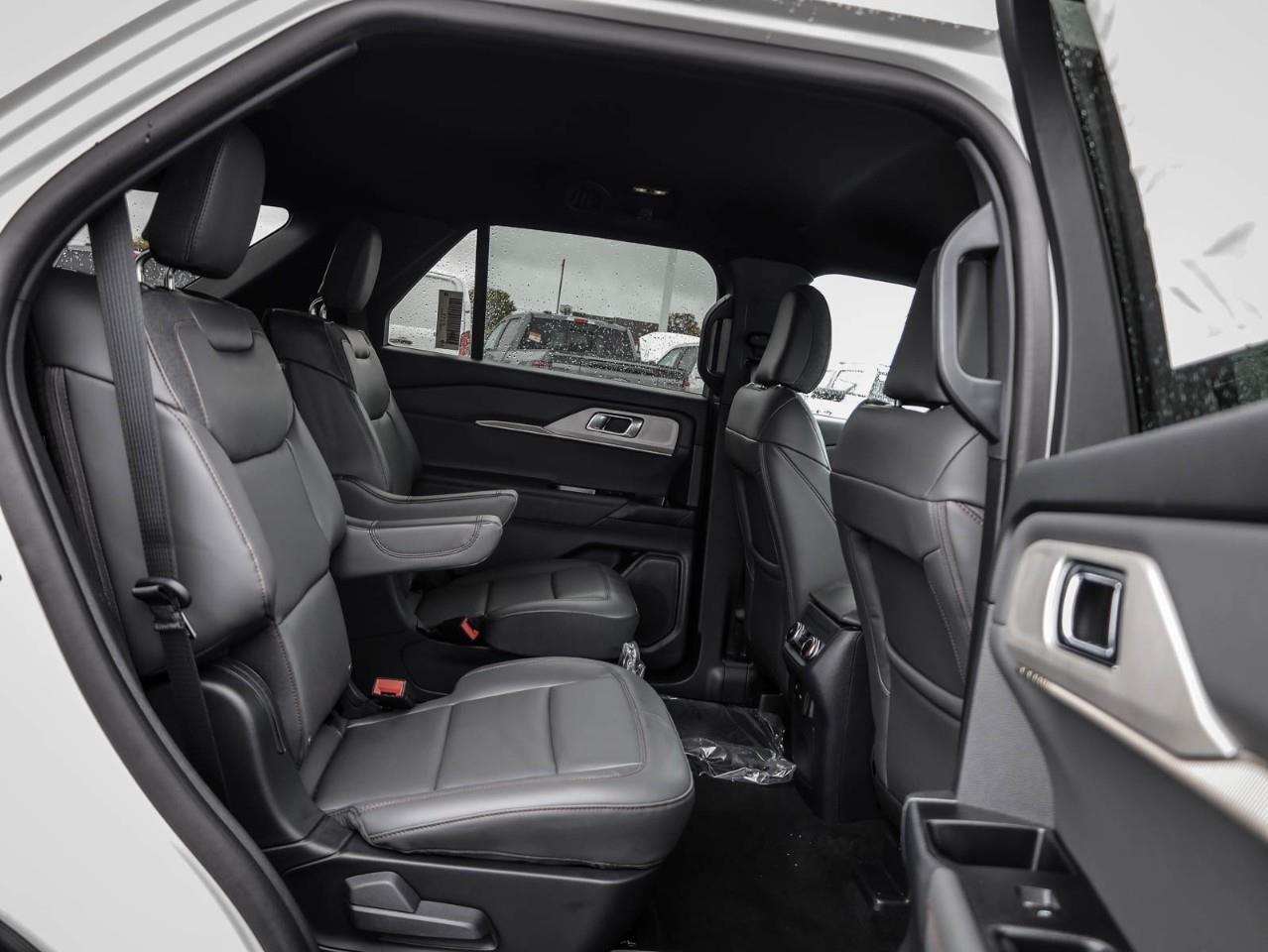 2027 Ford Explorer Active 4dr 4x4 Photo