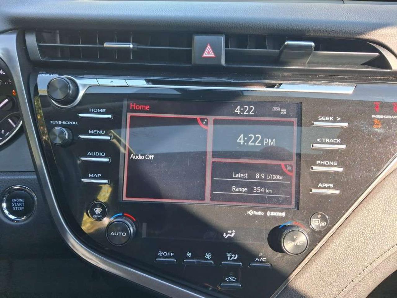 2020 Toyota Camry SE Auto Photo