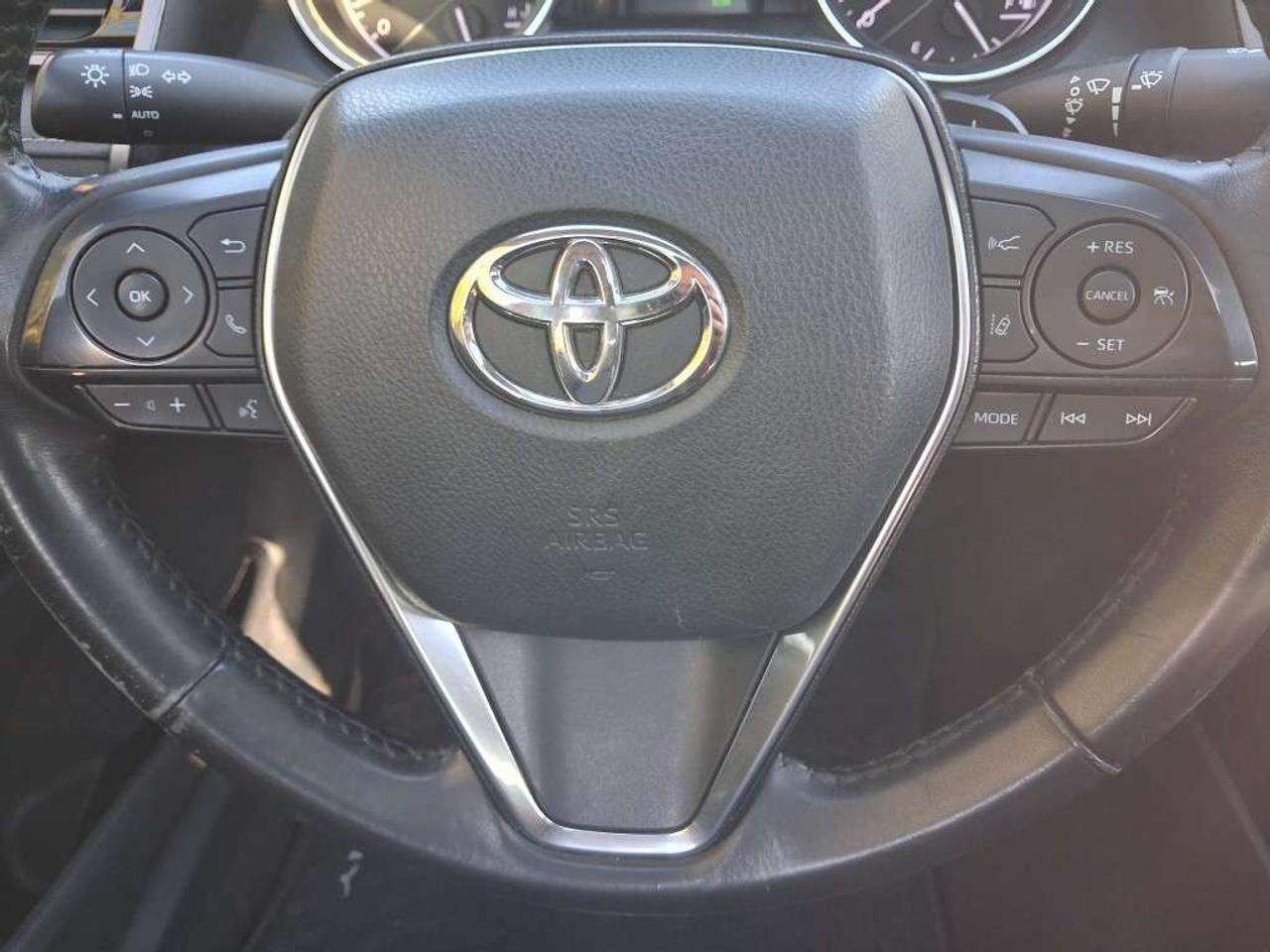 2020 Toyota Camry SE Auto Photo