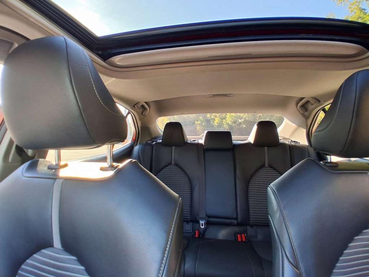 2020 Toyota Camry SE Auto Photo