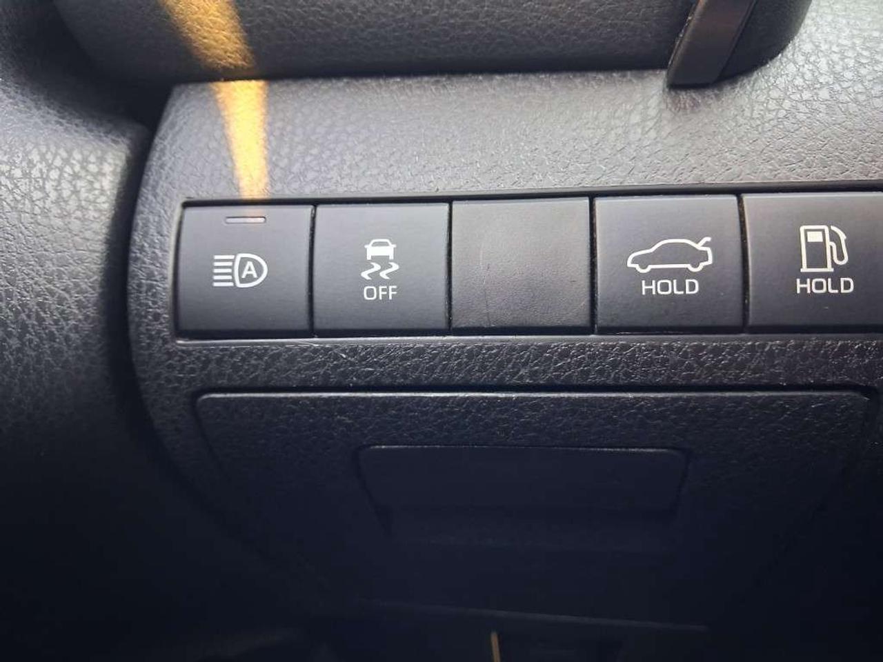 2020 Toyota Camry SE Auto Photo