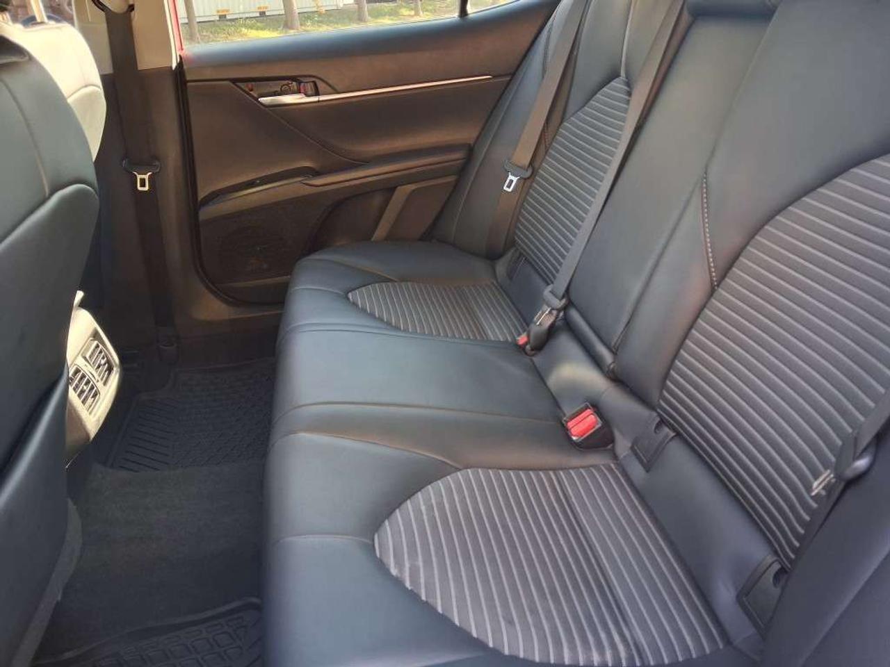 2020 Toyota Camry SE Auto Photo
