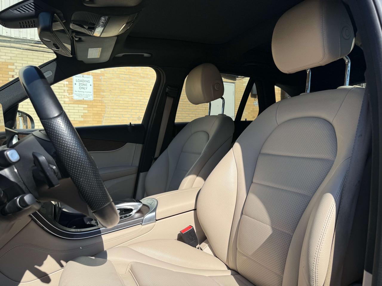 2016 Mercedes-Benz GLC No Accidents l 4Matic l 2.0T l 4Cyl l Panoramic Photo