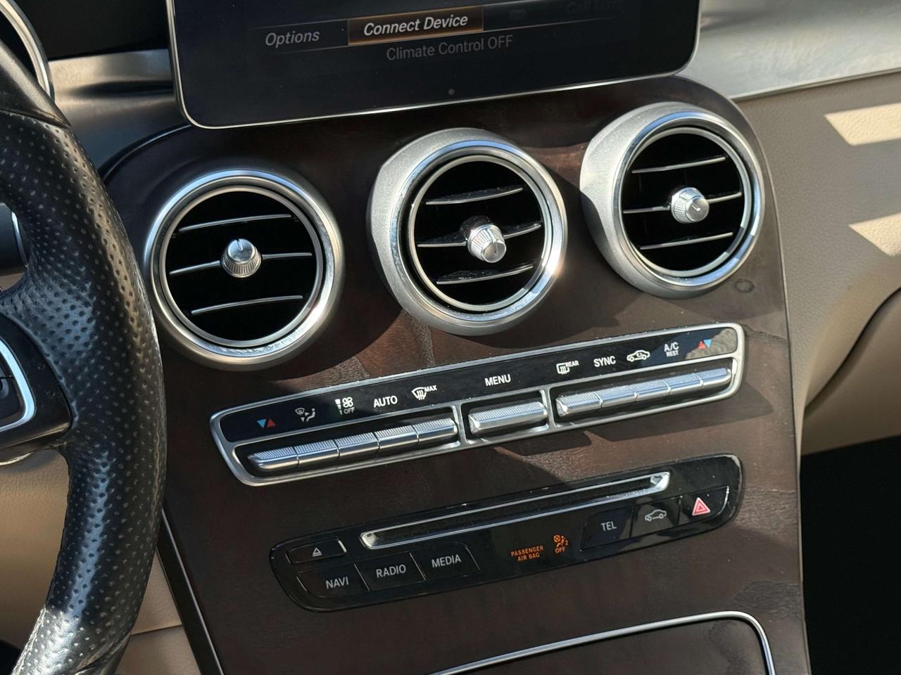 2016 Mercedes-Benz GLC No Accidents l 4Matic l 2.0T l 4Cyl l Panoramic Photo