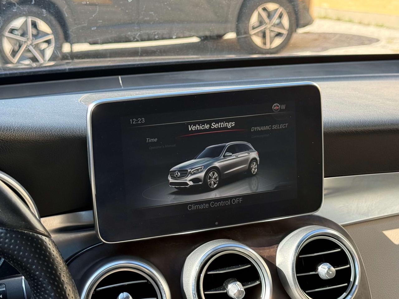 2016 Mercedes-Benz GLC No Accidents l 4Matic l 2.0T l 4Cyl l Panoramic Photo
