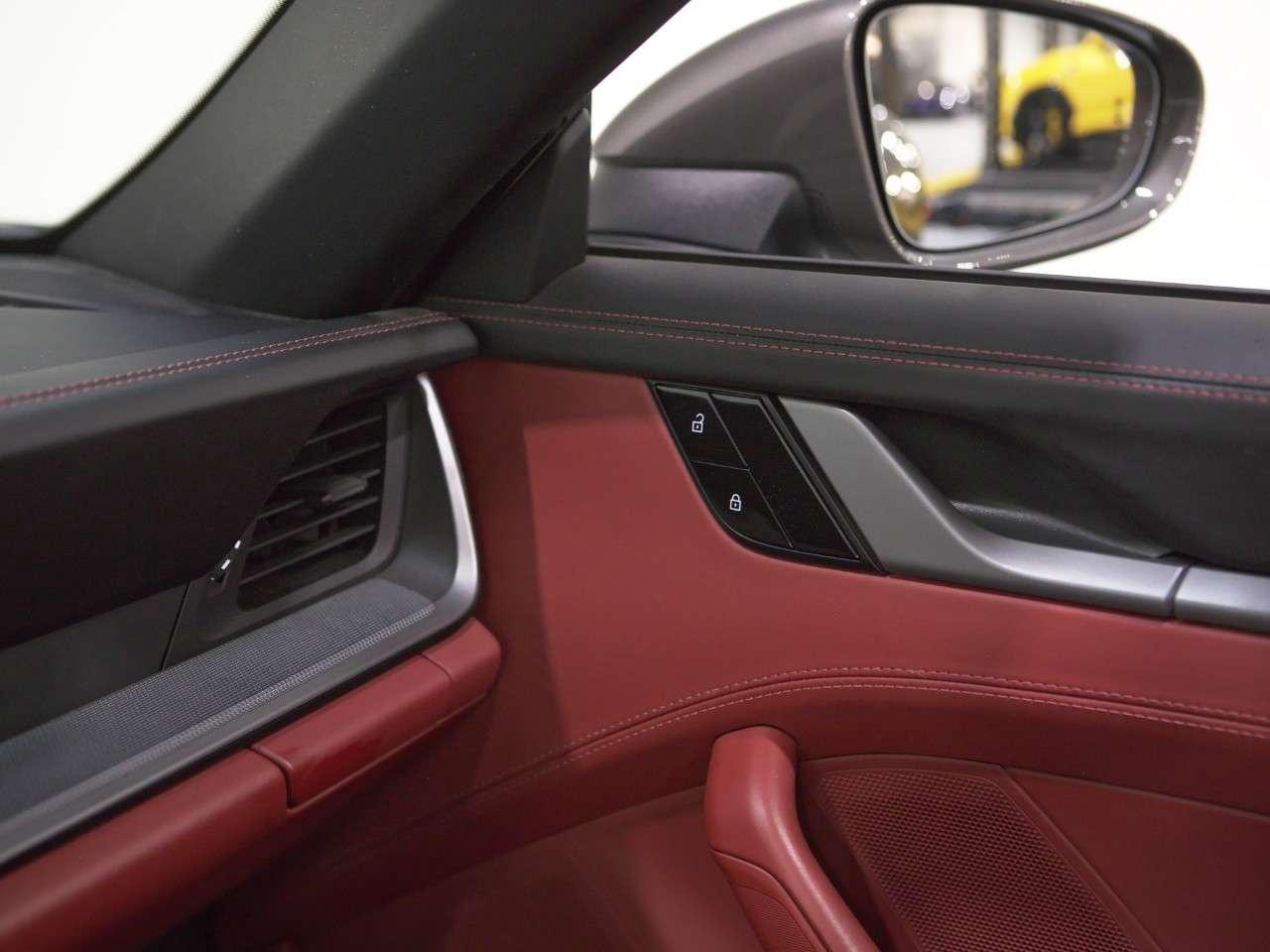 2021 Porsche 911 Carrera 4S Cabriolet Photo