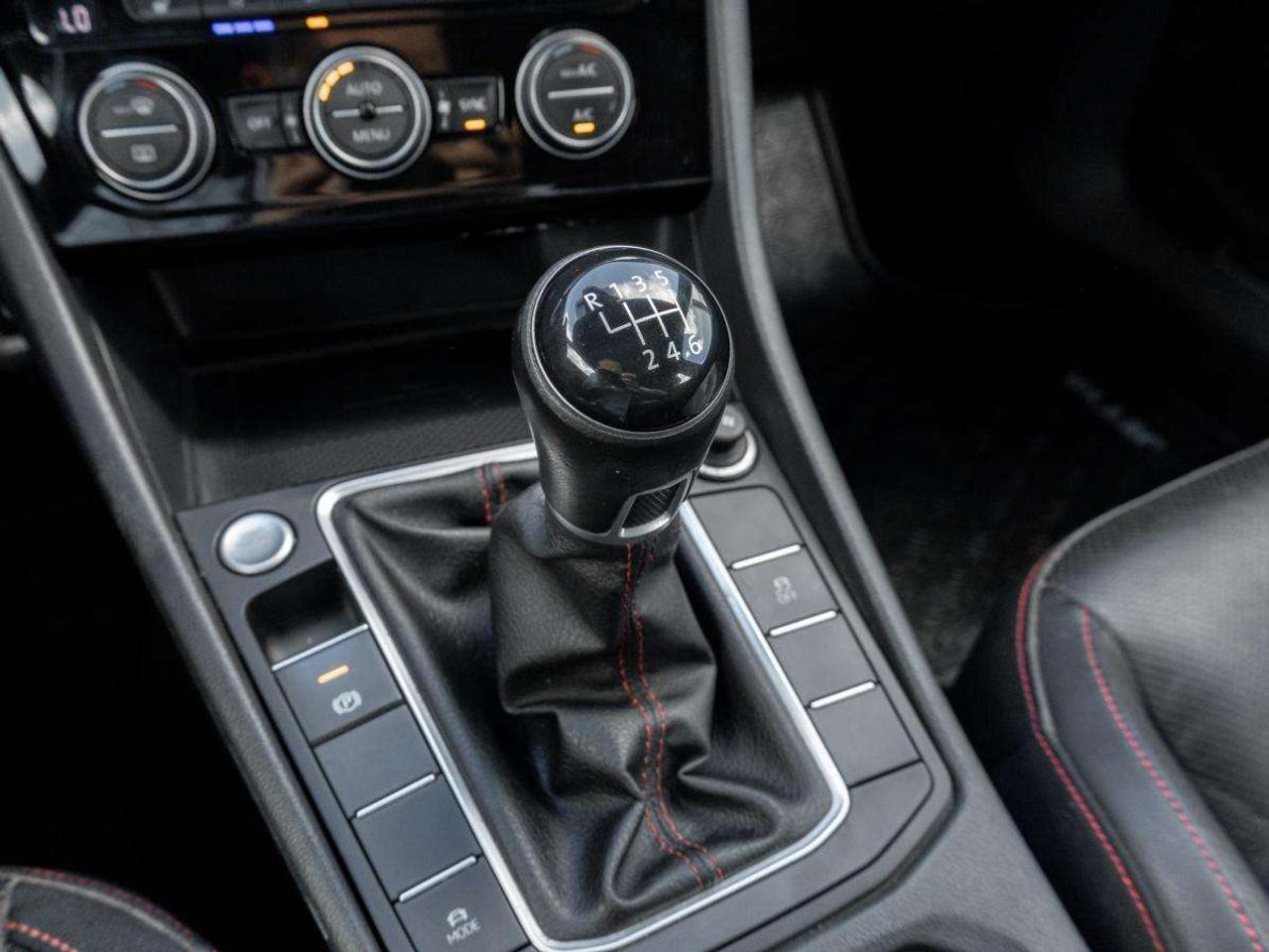 2019 Volkswagen Jetta GLI 35th Edition Manual Photo