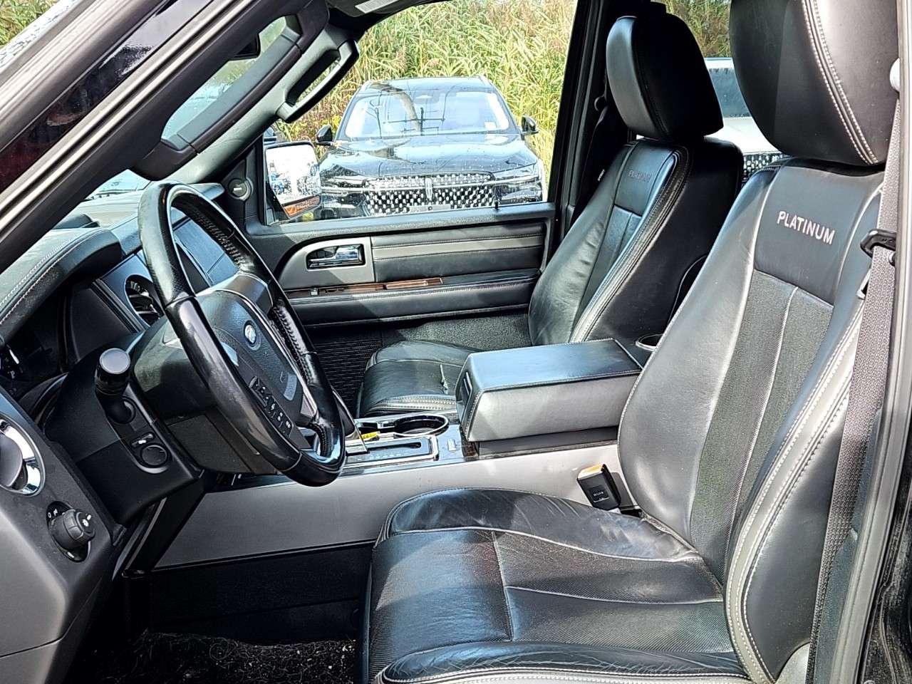 2016 Ford Expedition PLATINUM MAX   4WD   LOCAL TRADE Photo