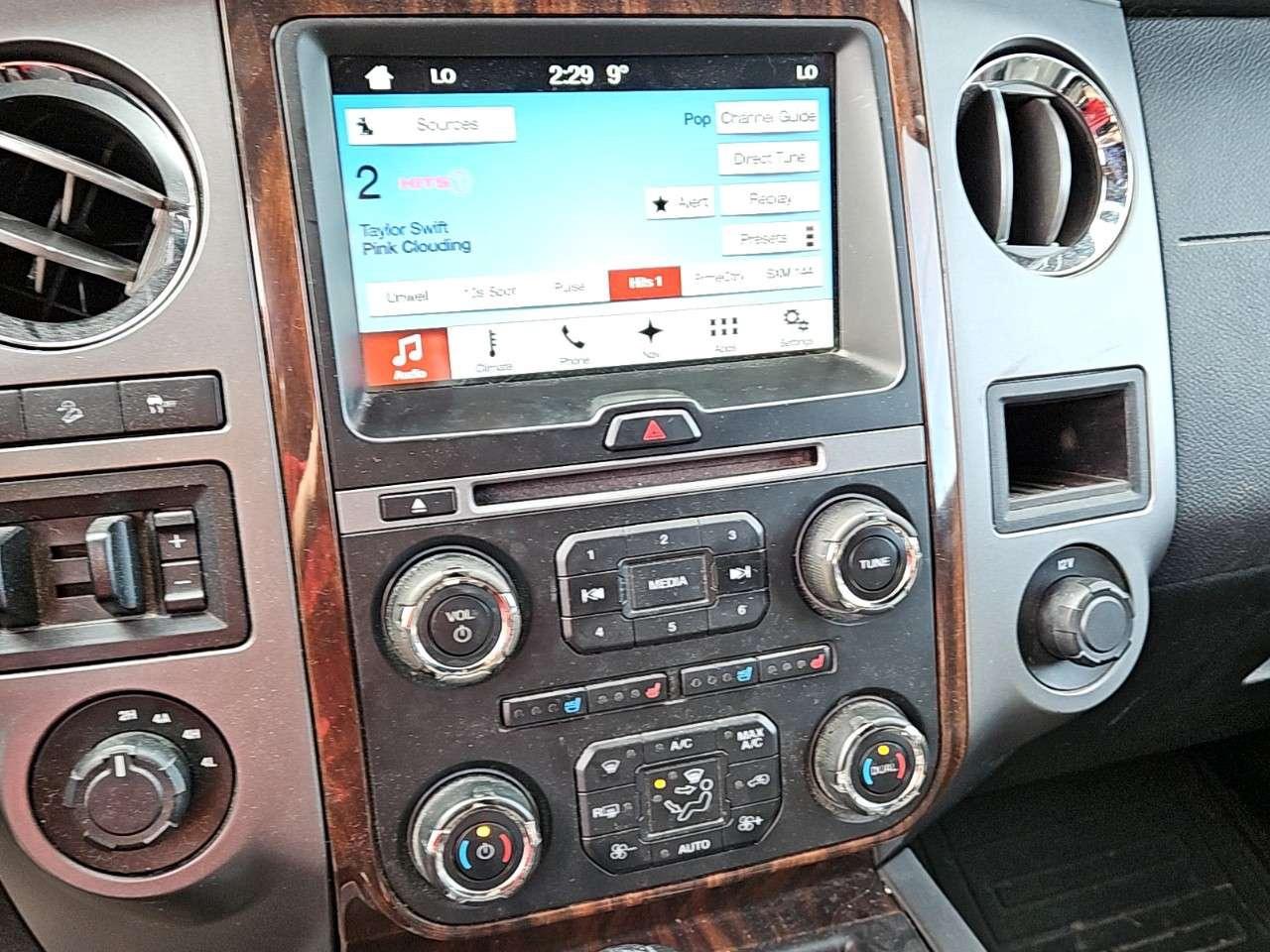 2016 Ford Expedition PLATINUM MAX   4WD   LOCAL TRADE Photo