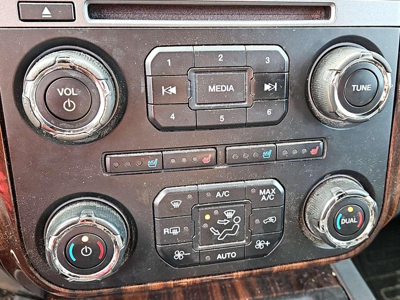2016 Ford Expedition PLATINUM MAX   4WD   LOCAL TRADE Photo