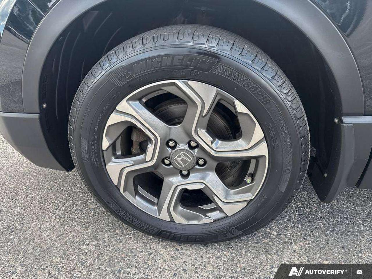 2019 Honda CR-V LEATHER SEATING. SUNROOF. FUEL EFFICIENT. MULTI ANGLE REAR VIEW CAMERA. CERTIFIED. Photo
