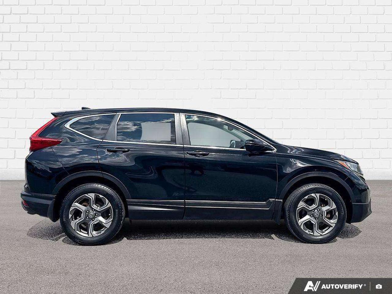 2019 Honda CR-V LEATHER SEATING. SUNROOF. FUEL EFFICIENT. MULTI ANGLE REAR VIEW CAMERA. CERTIFIED. Photo
