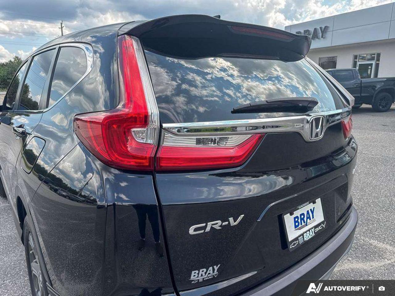 2019 Honda CR-V LEATHER SEATING. SUNROOF. FUEL EFFICIENT. MULTI ANGLE REAR VIEW CAMERA. CERTIFIED. Photo