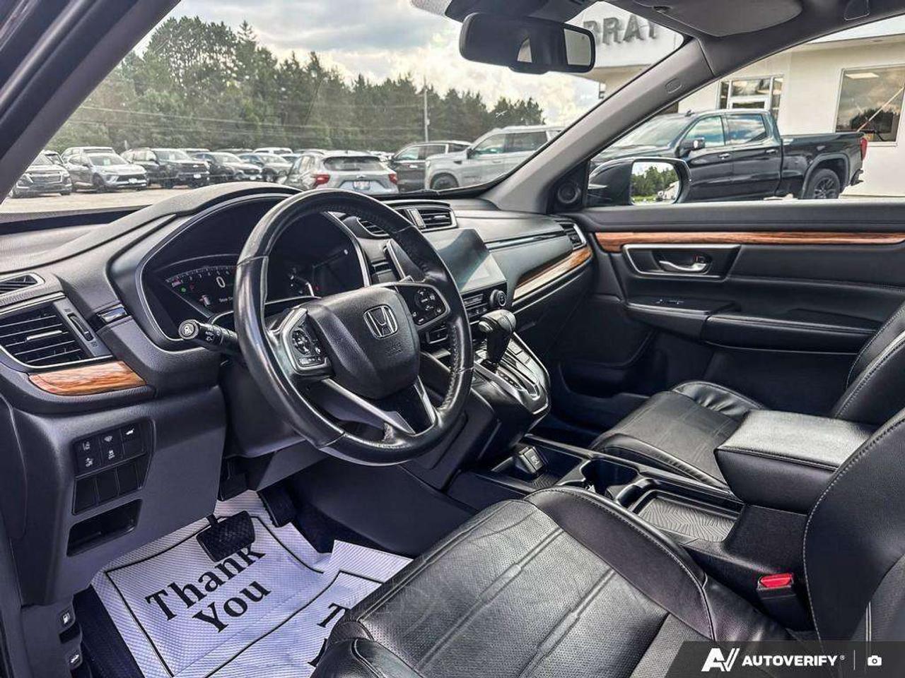 2019 Honda CR-V LEATHER SEATING. SUNROOF. FUEL EFFICIENT. MULTI ANGLE REAR VIEW CAMERA. CERTIFIED. Photo