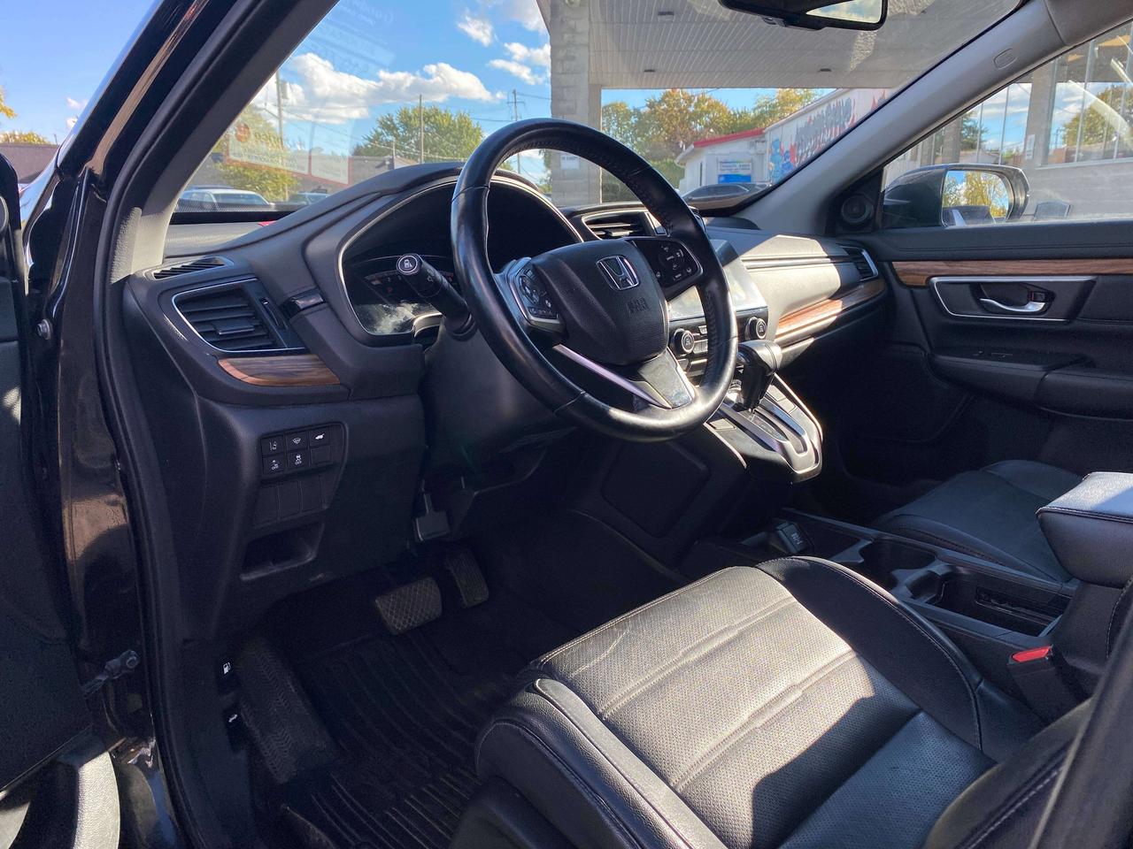 2017 Honda CR-V EX-L, AWD, CLEAN CARFAX, HEATED SEATS / WHEEL! Photo