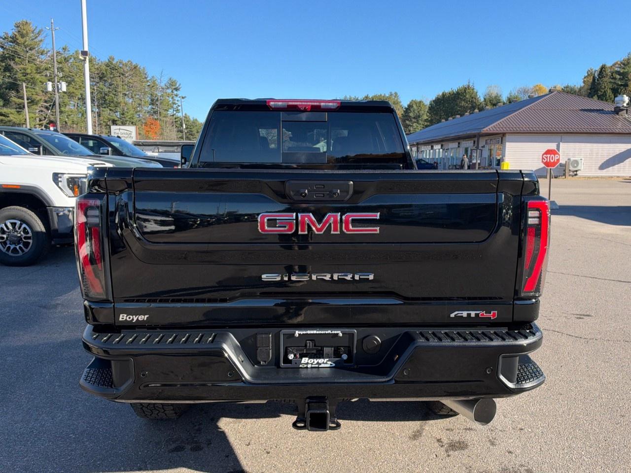 2026 GMC SIERRA 2500HD Crew Cab Standard Box 4-Wheel Drive AT4 Photo
