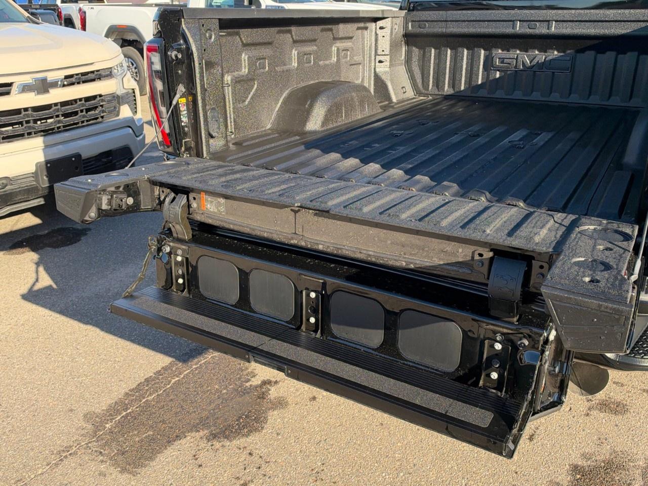 2026 GMC SIERRA 2500HD Crew Cab Standard Box 4-Wheel Drive AT4 Photo
