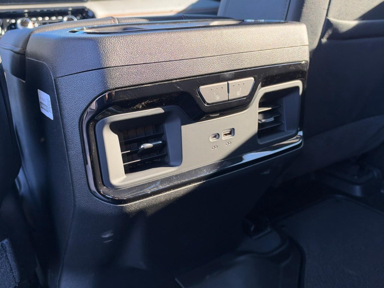 2026 GMC SIERRA 2500HD Crew Cab Standard Box 4-Wheel Drive AT4 Photo