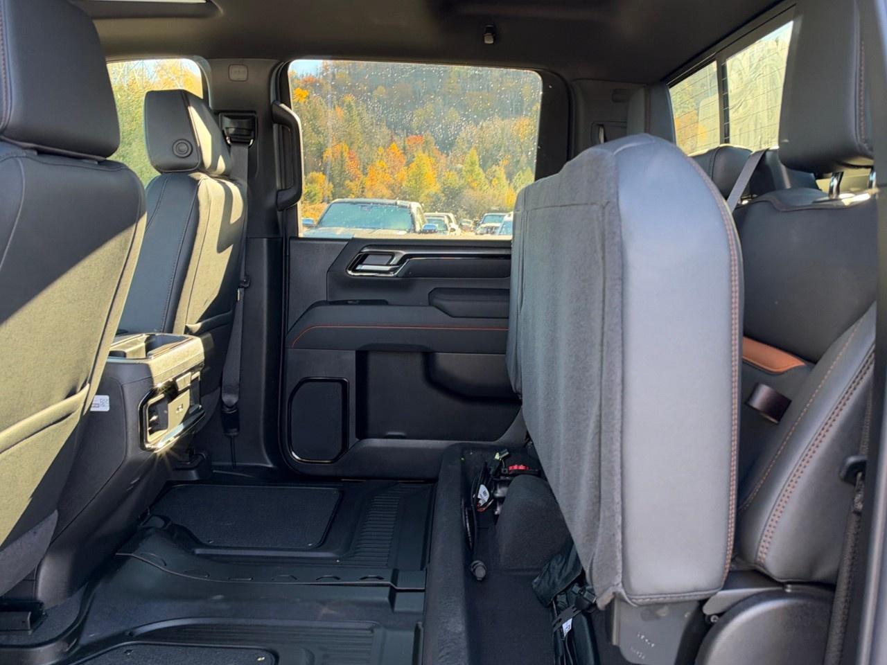 2026 GMC SIERRA 2500HD Crew Cab Standard Box 4-Wheel Drive AT4 Photo