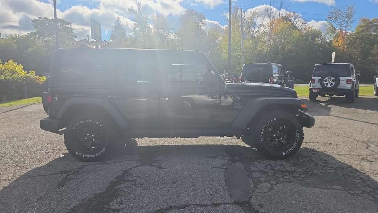 2023 Jeep Wrangler 3.6L V6, Navigation, Heated Seats, Hardtop Photo