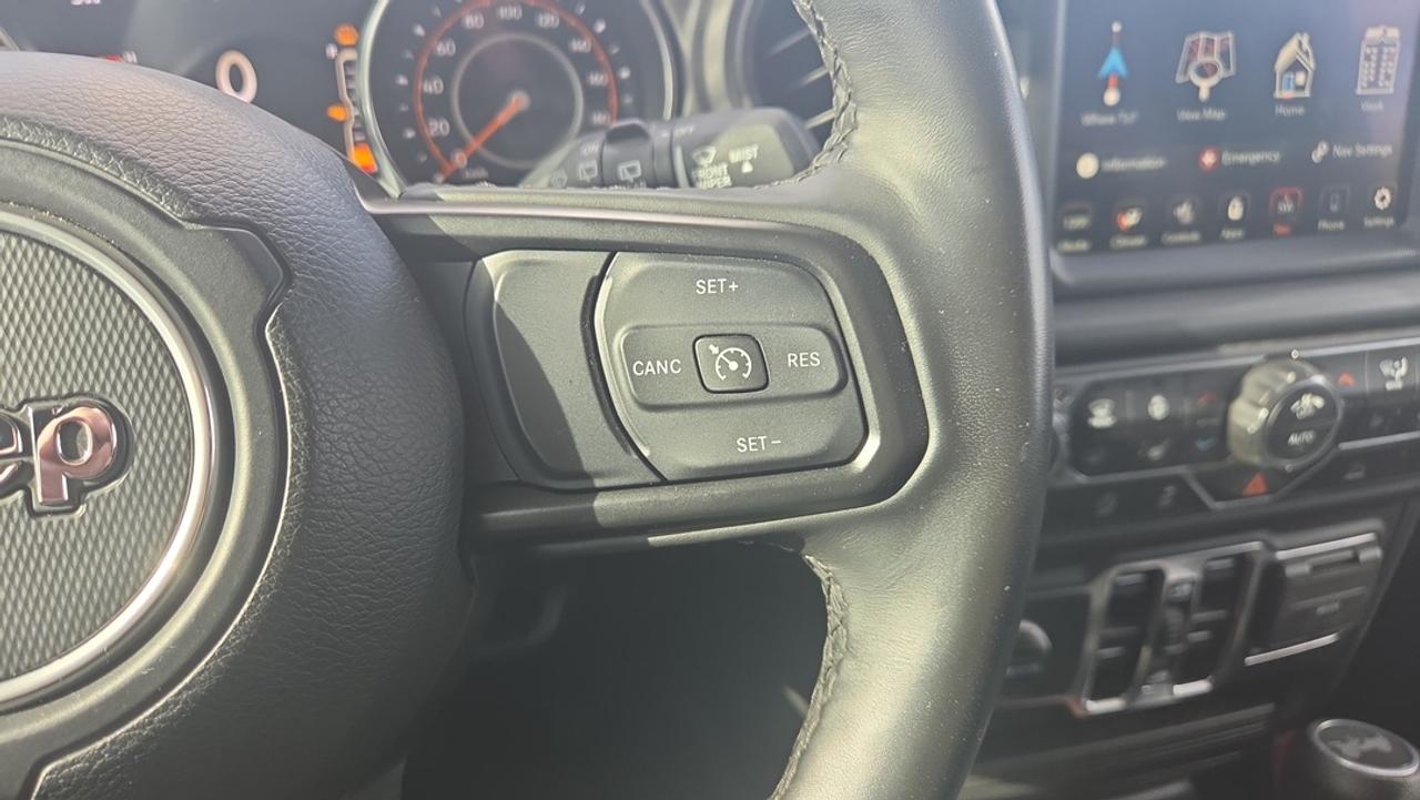 2023 Jeep Wrangler 3.6L V6, Navigation, Heated Seats, Hardtop Photo