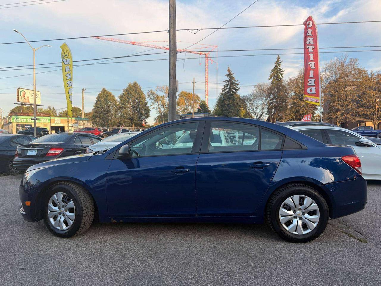 2013 Chevrolet Cruze 4dr Sdn LS w/1SB Photo3