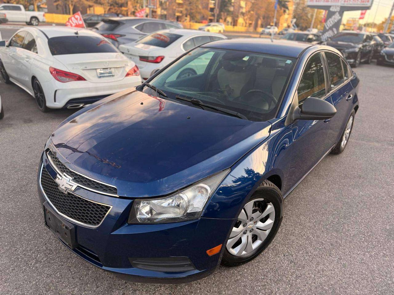 2013 Chevrolet Cruze 4dr Sdn LS w/1SB Photo2