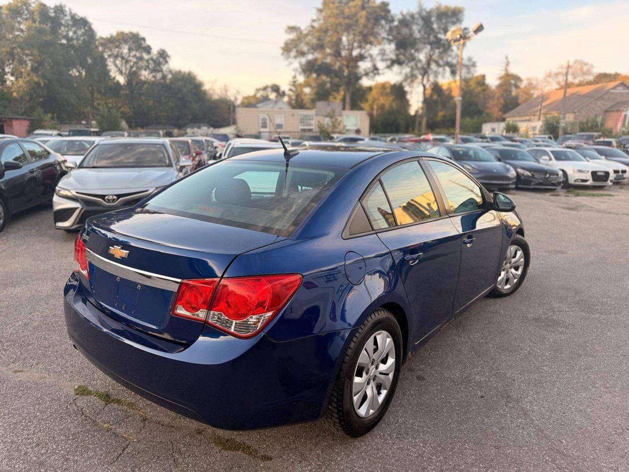2013 Chevrolet Cruze 4dr Sdn LS w/1SB Photo