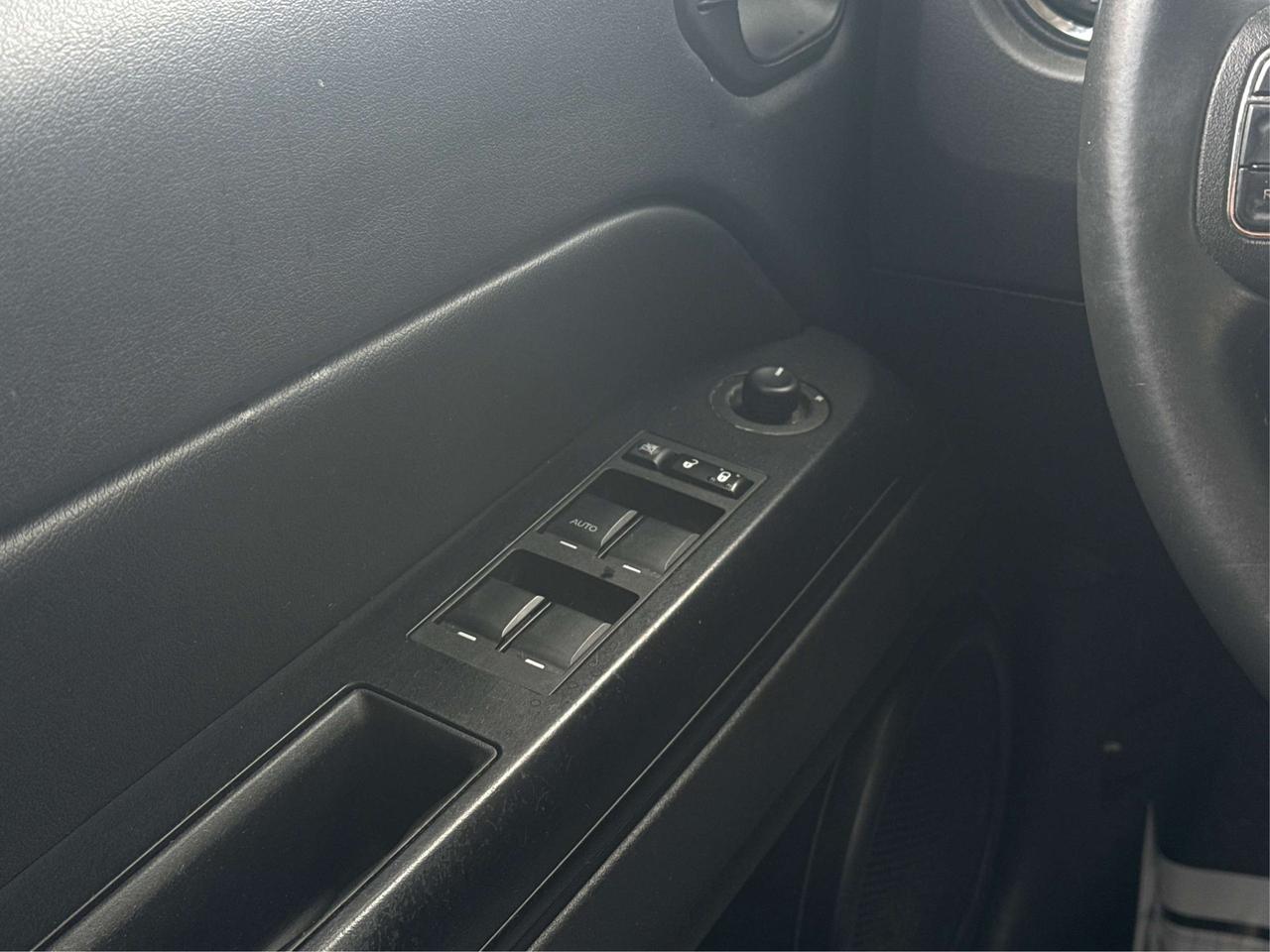 2015 Jeep Patriot CERTIFIED 4WD  CLEAN WE FINANCE ALL CREDIT Photo