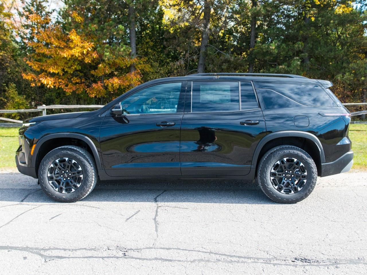 2027 Chevrolet Traverse AWD 4dr Z71 Photo5