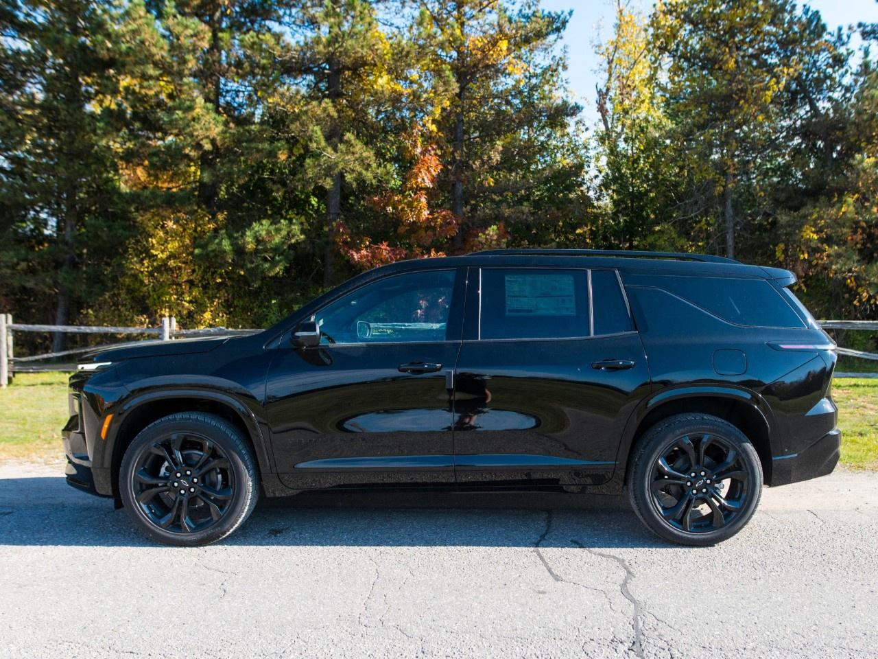 2027 Chevrolet Traverse AWD 4dr RS Photo5