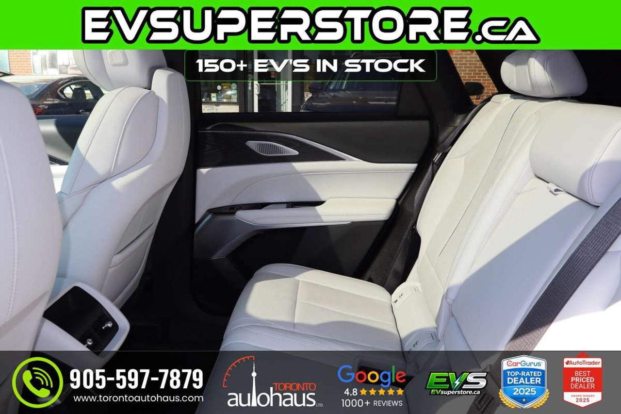2024 Cadillac LYRIQ LUXURY 2 I WHITE INTERIOR I 600E4 AWD Photo