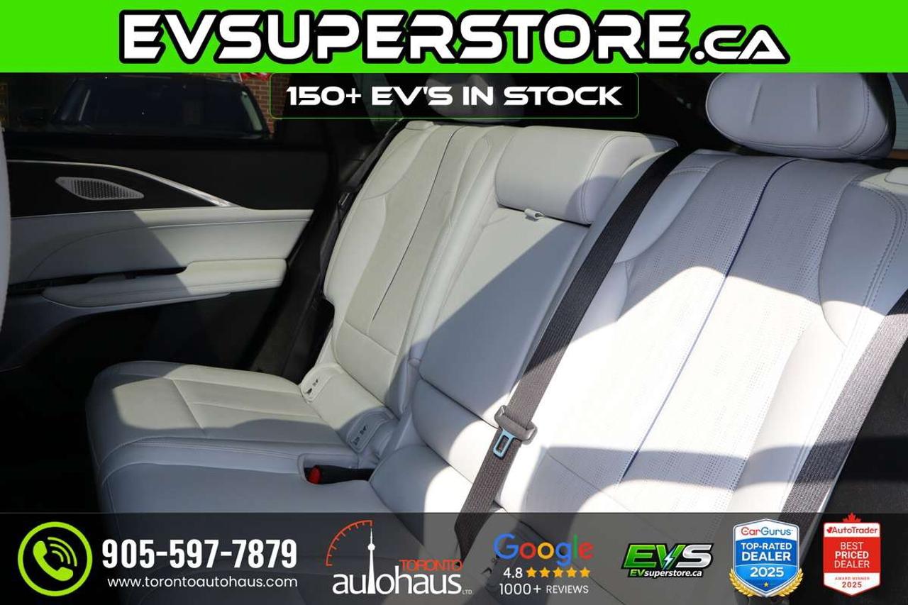 2024 Cadillac LYRIQ LUXURY 2 I WHITE INTERIOR I 600E4 AWD Photo