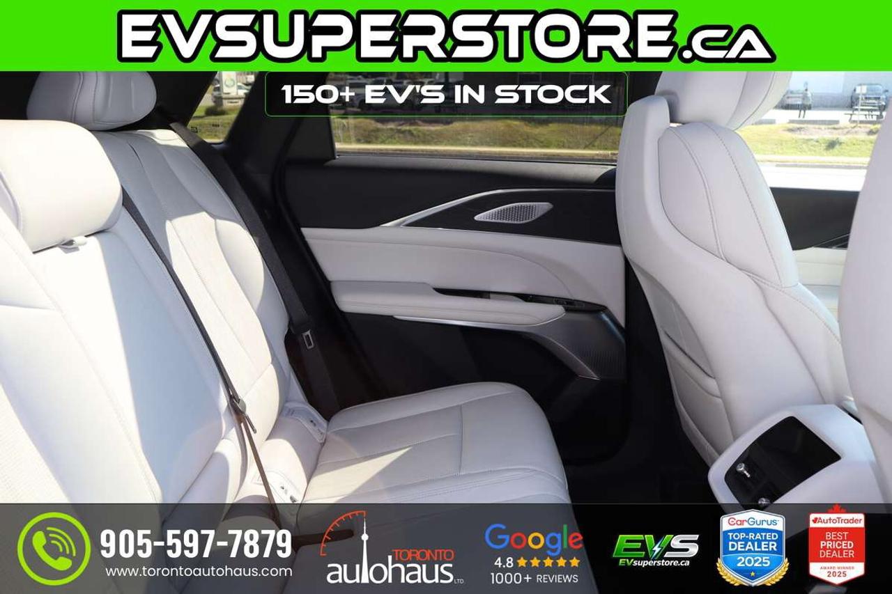 2024 Cadillac LYRIQ LUXURY 2 I WHITE INTERIOR I 600E4 AWD Photo
