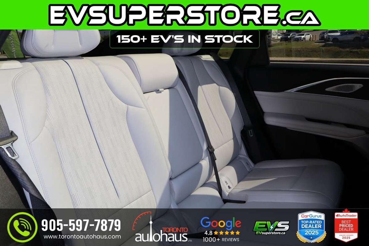 2024 Cadillac LYRIQ LUXURY 2 I WHITE INTERIOR I 600E4 AWD Photo
