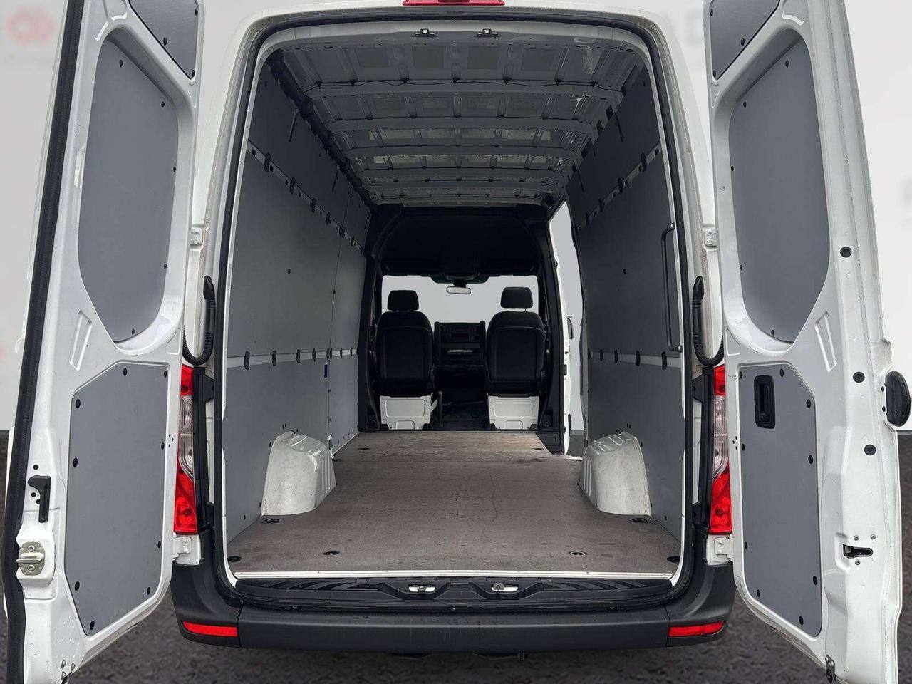 2025 Mercedes-Benz Sprinter 170" HIGH ROOF RWD DIESEL Photo