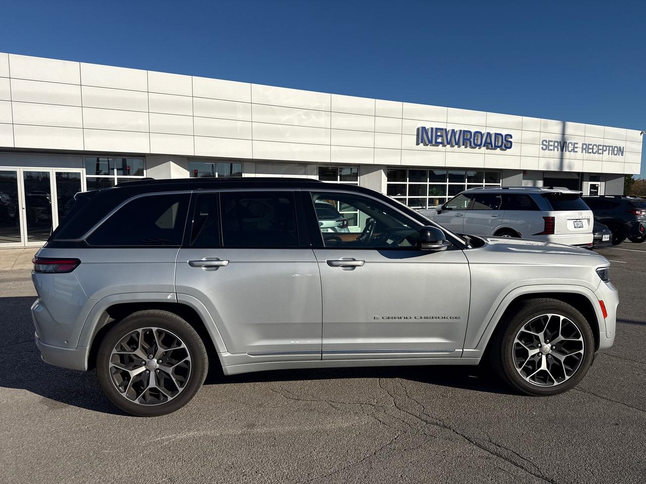 2024 Jeep Grand Cherokee Summit 4dr 4x4 Photo