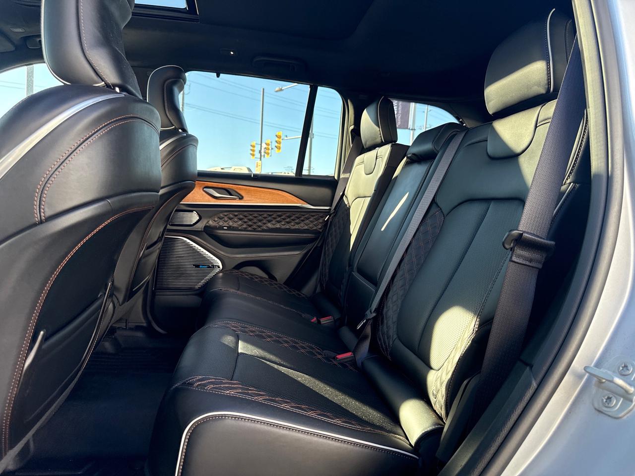 2024 Jeep Grand Cherokee Summit 4dr 4x4 Photo