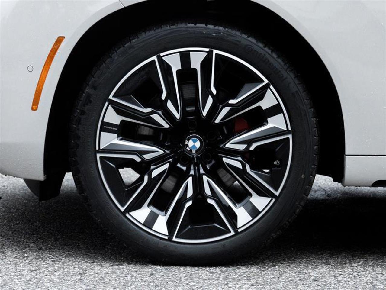 2026 BMW X3 30 xDrive 4dr All-Wheel Drive Sports Activity Vehicle Photo4