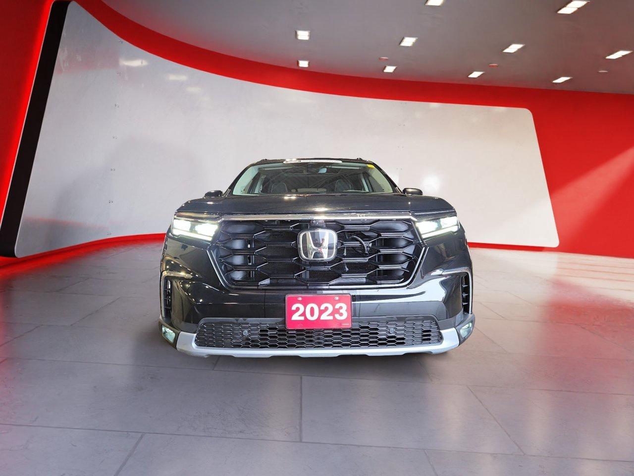 2023 Honda Pilot Touring AWD Photo5