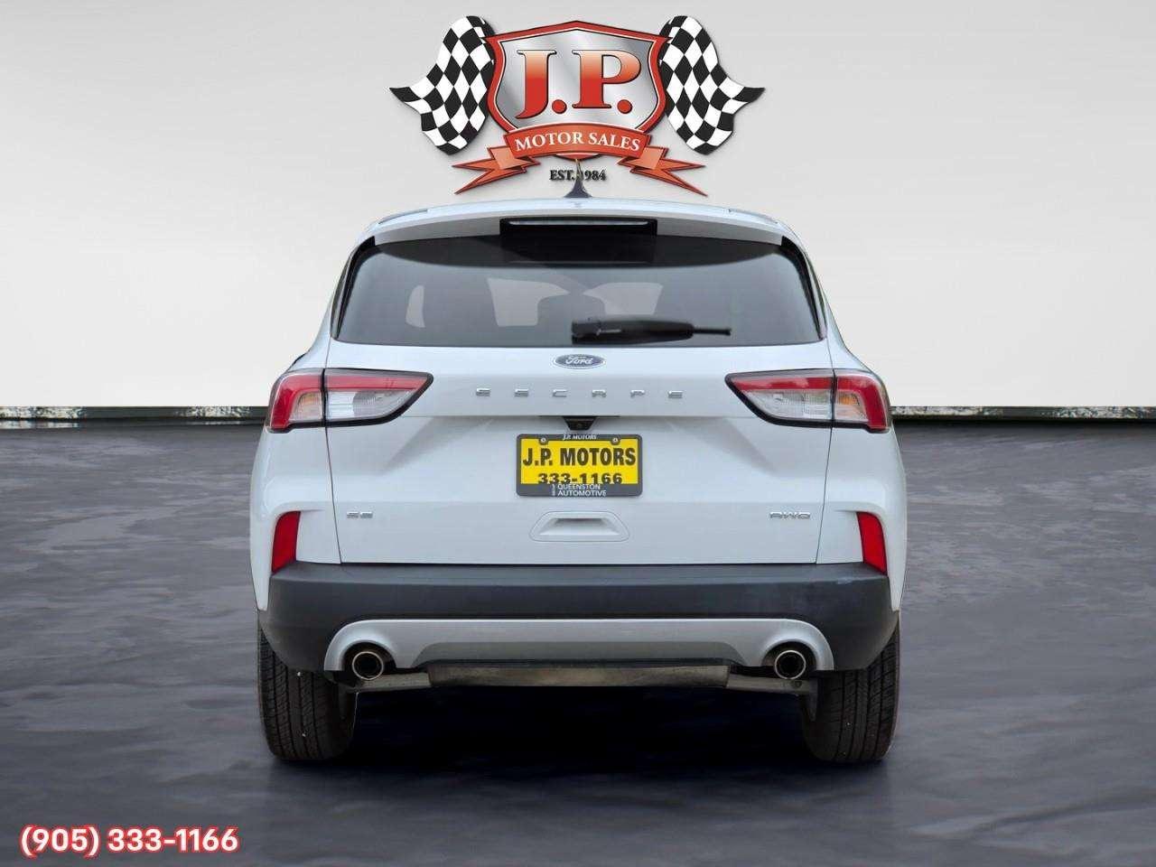 2022 Ford Escape SE Apple CarPlay & Android Auto • Built-In Wi-Fi Hotspot • Heated Front Seats • Lane Assist • SiriusXM® Satellite Radio Photo